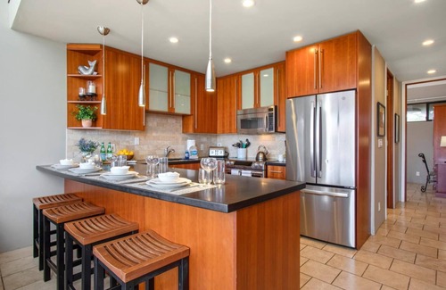 Napili Condo | KBM Resorts | FREE CAR | Papakea | Ocean view | 3-Bedroom Condo with Large Bath & Fully Air Conditioned! PKC-404