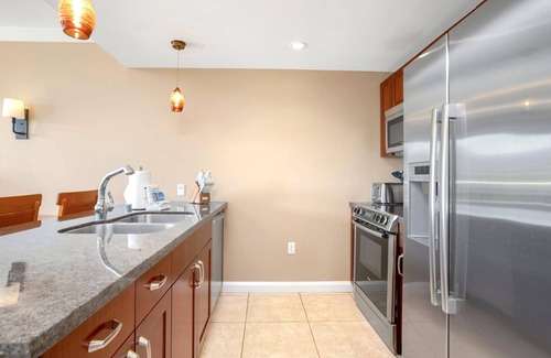 Kaanapali Condo | KBM Resorts | Spacious 3-Bedroom Honua Kai Collection | Multi Unit Listing | Same Floor | Ocean Views + 2 Free Rental Cars! HKH-516/20