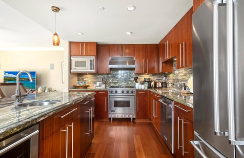 Honokowai Condo | KBM Resorts | Spacious 5-Bedroom Honua Kai Collection | Multi Unit Listing | Same Floor | Ocean Views + 2 Free Rental Cars! HKK-439/49