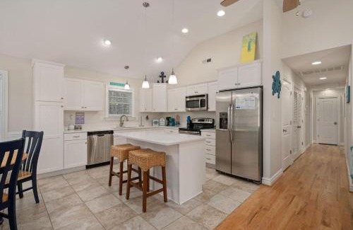 Colington House | KDH190 GaGa's Getaway