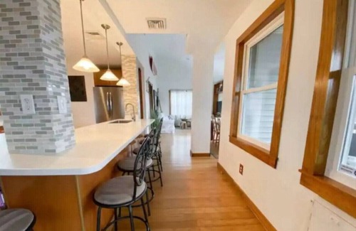 Keansburg House | Keansburg Beach house + Hot Tub