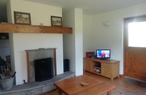 Achill Island House | Kearneys Cottage, Dugort, Achill Island, County Mayo - 3 Bedroom Sleeps 6