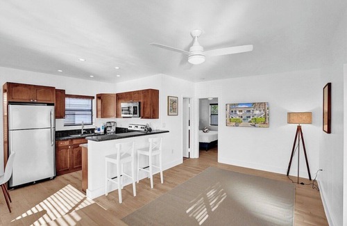 North Beach Apartment | Keep it simple at this peaceful and centrally-located place