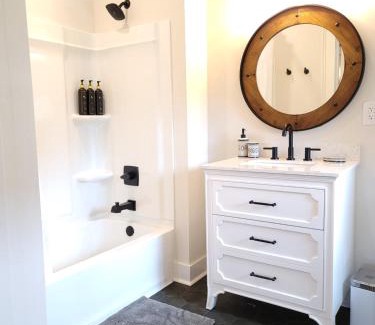 Old East Hill Apartment | Kelley House