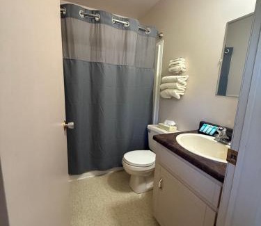 Boularderie East Hotel | Kelly's View Motel
