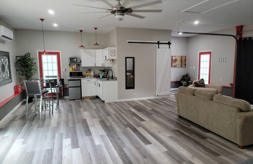 Midlothian Apartment | Kelsea's Korner - Awesome 900sf studio!