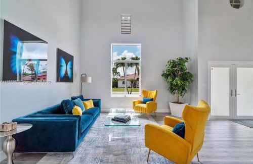 Richmond West House | Kendall Vacation Luxury Home