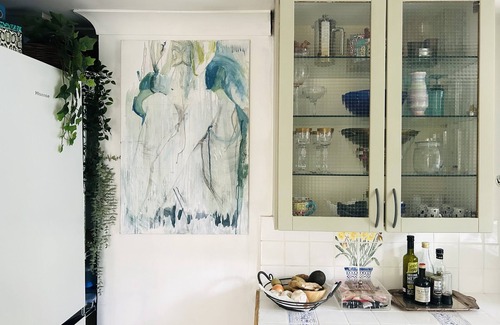 Abingdon Apartment | Kensington Garden Sanctuary - birds, squirrels & unique art! nBy Holland Park