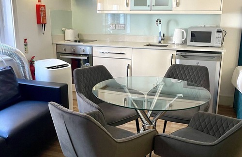 Royal Borough of Kensington and Chelsea Hotel | Kensington High Street Suites