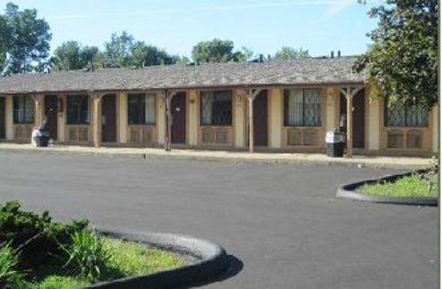 Howell Hotel | Kensington Inn - Howell