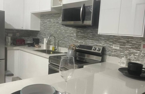 Eden Gardens Apartment | Kensington two bedroom with pool and gym