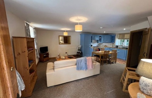 Lullington Cottage | Kents Cottage, Orchardleigh Estate