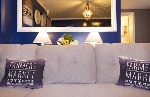 Berea House | Kentucky Inn & Horse Farm. Private Guest Suite attached to Barn