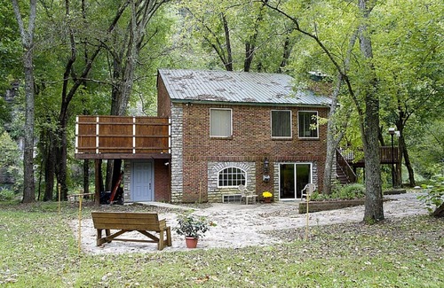 Lexington Cottage | Kentucky River Cottages ~ 2nd Floor Suite ~ On The Bourbon Trail!