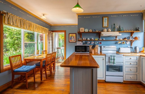 Deloraine Cottage | Kenya Cottage Accommodation