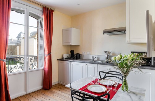 Courtoisville-Sillon-Moka Apartment | KEREDEN 4 - One Bedroom Apartment, Sleeps 2