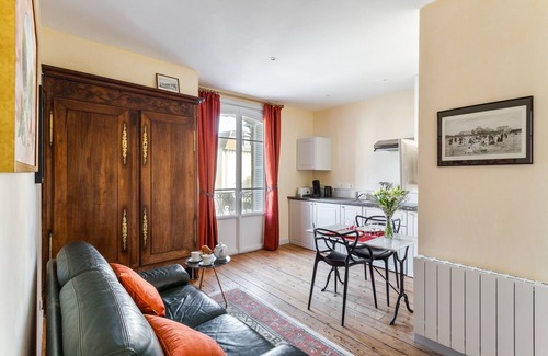 Courtoisville-Sillon-Moka Apartment | KEREDEN 4 - One Bedroom Apartment, Sleeps 2