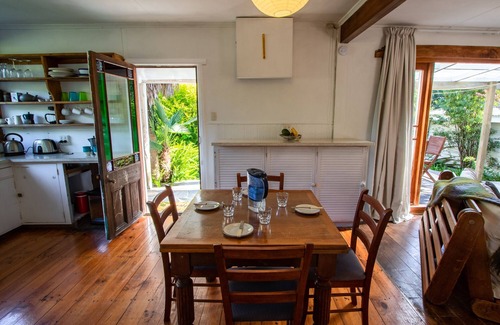 Pohara House | Kereru Cottage - Pohara Holiday Home