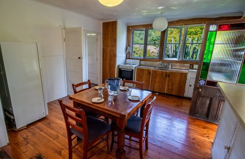 Pohara House | Kereru Cottage - Pohara Holiday Home