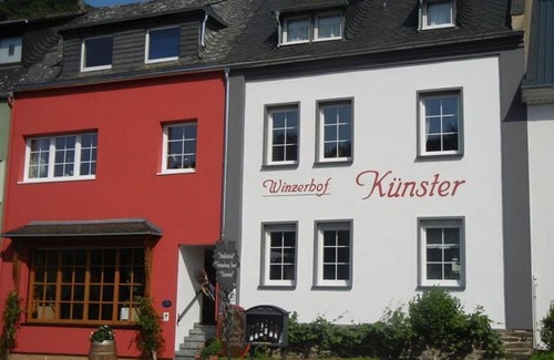 Kobern-Gondorf Apartment | Kerner- four-bed room with 2 bedrooms - Winzerhof Künster