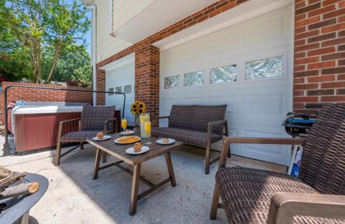 Kernersville House | Kernersville King Beds Hot Tub Arcade Firepit