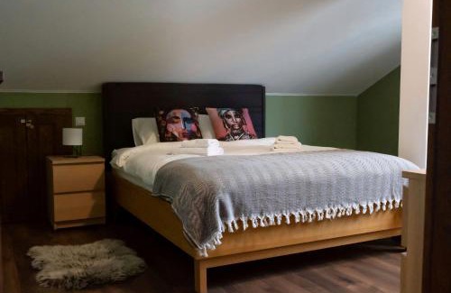 Center House | Kesletz House