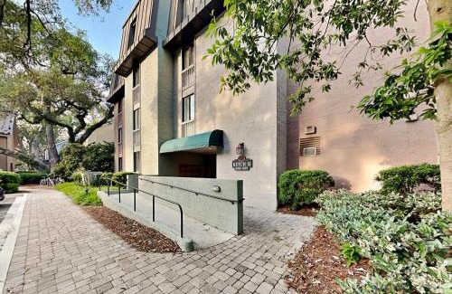 Harbour Town Apartment | Ketch Court 893