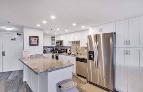 Monroe County Condo | Key Largo Condo with Spectacular Sunset Views