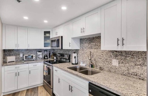 Monroe County Condo | Key Largo Condo with Spectacular Sunset Views