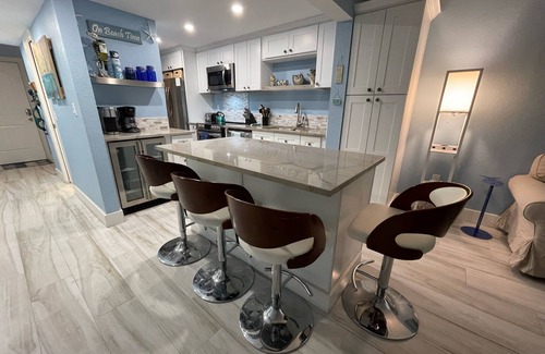 Largo Sound Village Condo | Key Largo Getaway - Remodeled Condo w/Sunset Views & Optional 25’ Boat Slip