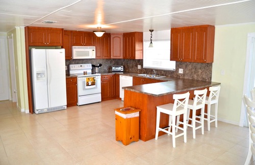 Key Largo House | Key Largo Home with Fenced Yard, Large Deck and Hot Tub