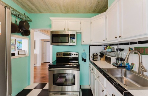 Flamingo Parks House | Key West Cottage a Charming Bungalow Retreat