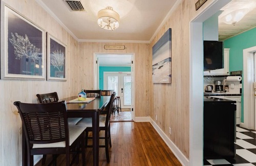 Flamingo Parks House | Key West Cottage a Charming Bungalow Retreat