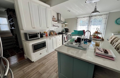 Palma Ceia House | Key West style bungalow in South Tampa, swim, garden, chefs kitchen, family.