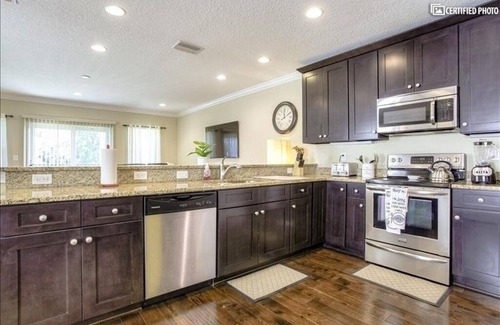 Port Tampa City House | Key West style Tri-lvl 4br 3ba TownHome