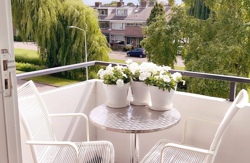 Leiden Apartment | KeyCityApt near Amsterdam & The Hague,fully equipped, linens,breakfast basket