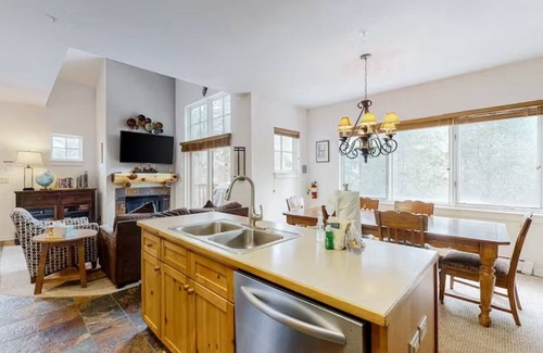Lakeside Village Condo | Keystone CO | Seasons Townhomes #1840 | 3 Bedroom
