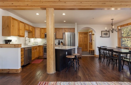 Keystone Condo | Keystone Condo w/Spacious Deck and Gorgeous Views, On-Site Shuttle Stop!