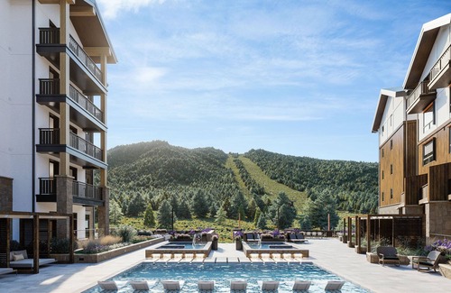 Keystone House | Keystone Escape | Luxe Penthouse w/Pool + Views