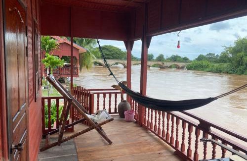 Don Khon House | Khampheng River views sunset