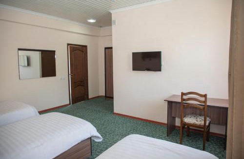 Naryn Hotel | Khan Tengri Hotel