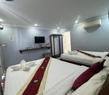 Kampot Resort | Khmer Bungalow