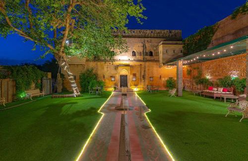 Gurugram Villa | Khohar Haveli with Complimentary Breakfast and outdoor pool