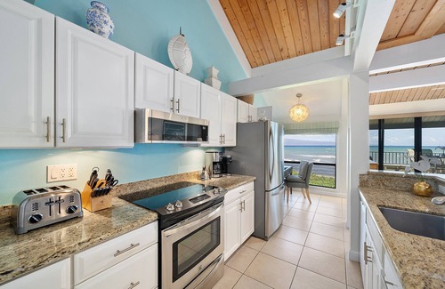 Kahana Condo | KHV 34 Spectacular Direct Ocean Front Views from the 2nd Floor at this 2BD Kahana Maui Condo