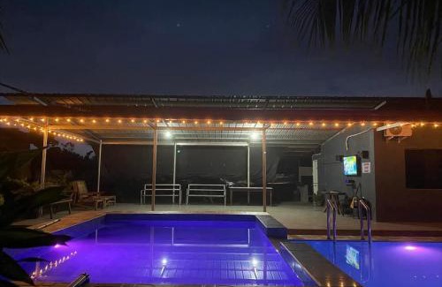 Luzon House | Kian and Kayden's private pool and guesthouse