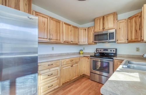 Fruita House | Kick Aspen: Hot Tub, BBQ & Cozy Dog-Friendly Stay