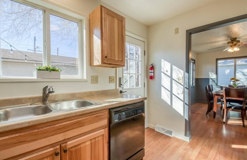 Fruita House | Kick Aspen: Hot Tub, BBQ & Cozy Dog-Friendly Stay