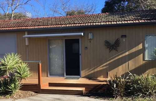 Lakes Entrance Apartment | Kickback Cottages