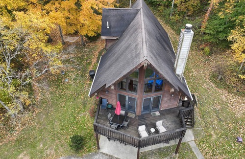 Logan Cabin | Kid friendly secluded Cabin w/Incredible views and stocked fishing pond.