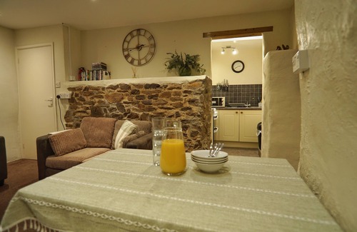 Holsworthy Cottage | Kids Fun Farm Themed Bedroom in Cosy Cob Cottage